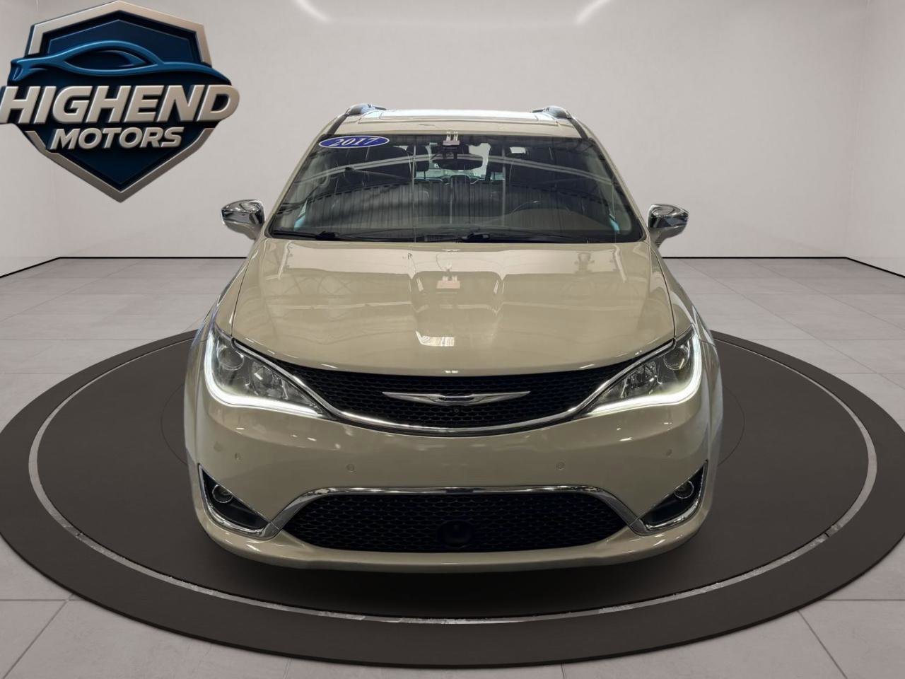 Used 2017 Chrysler Pacifica Limited FWD image 9