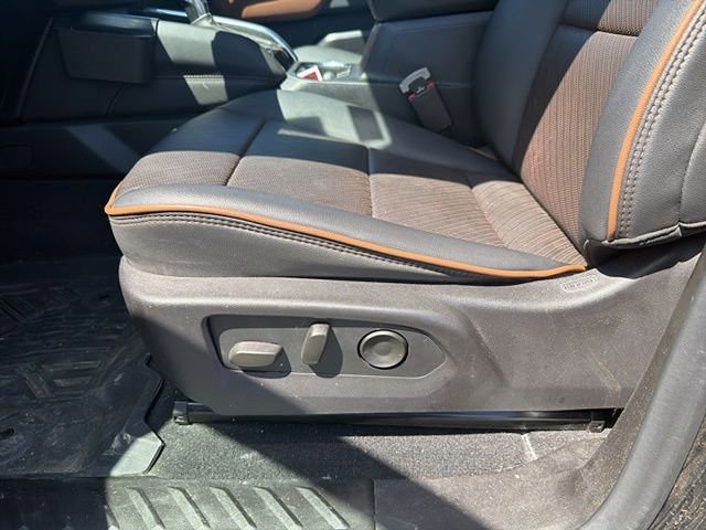 Used 2024 GMC Canyon AT4 w/ AT4 Premium Package AWD/4WD image 7