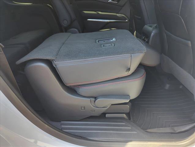 Used 2024 Chevrolet Traverse RS FWD image 22