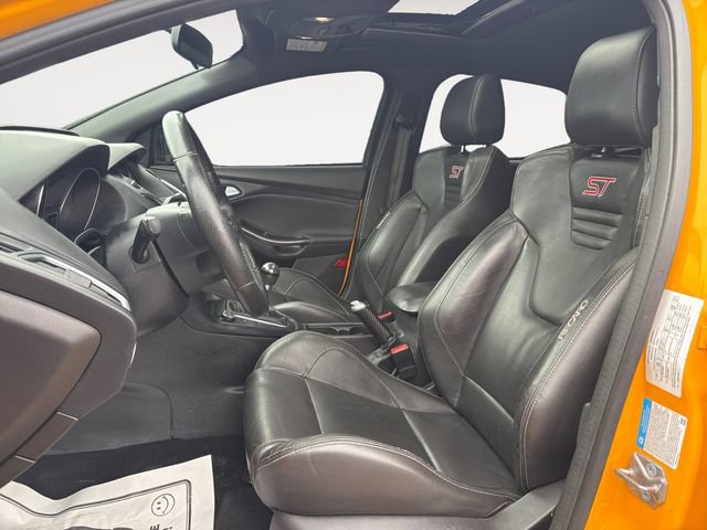Used 2016 Ford Focus ST w/ Equipment Group 401A FWD image 9