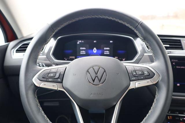 Used 2022 Volkswagen Tiguan SE image 16