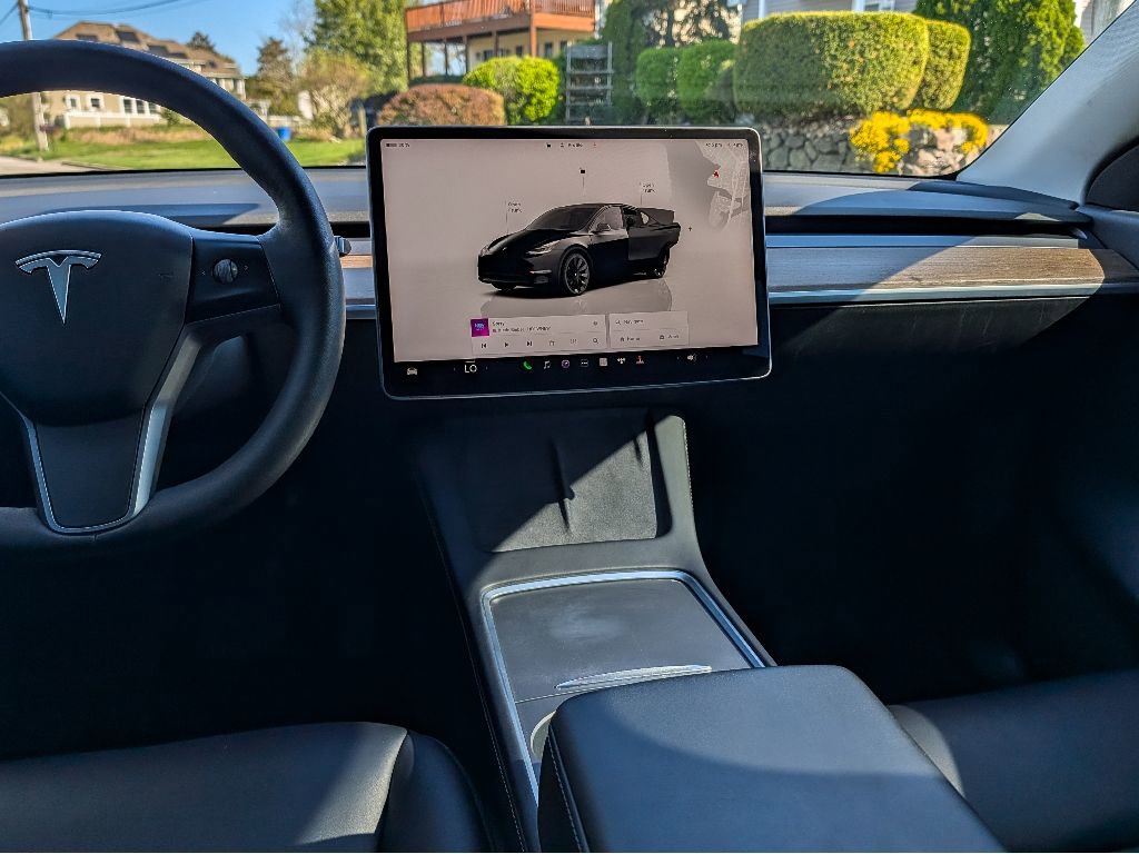 Used 2022 Tesla Model Y Long Range image 20