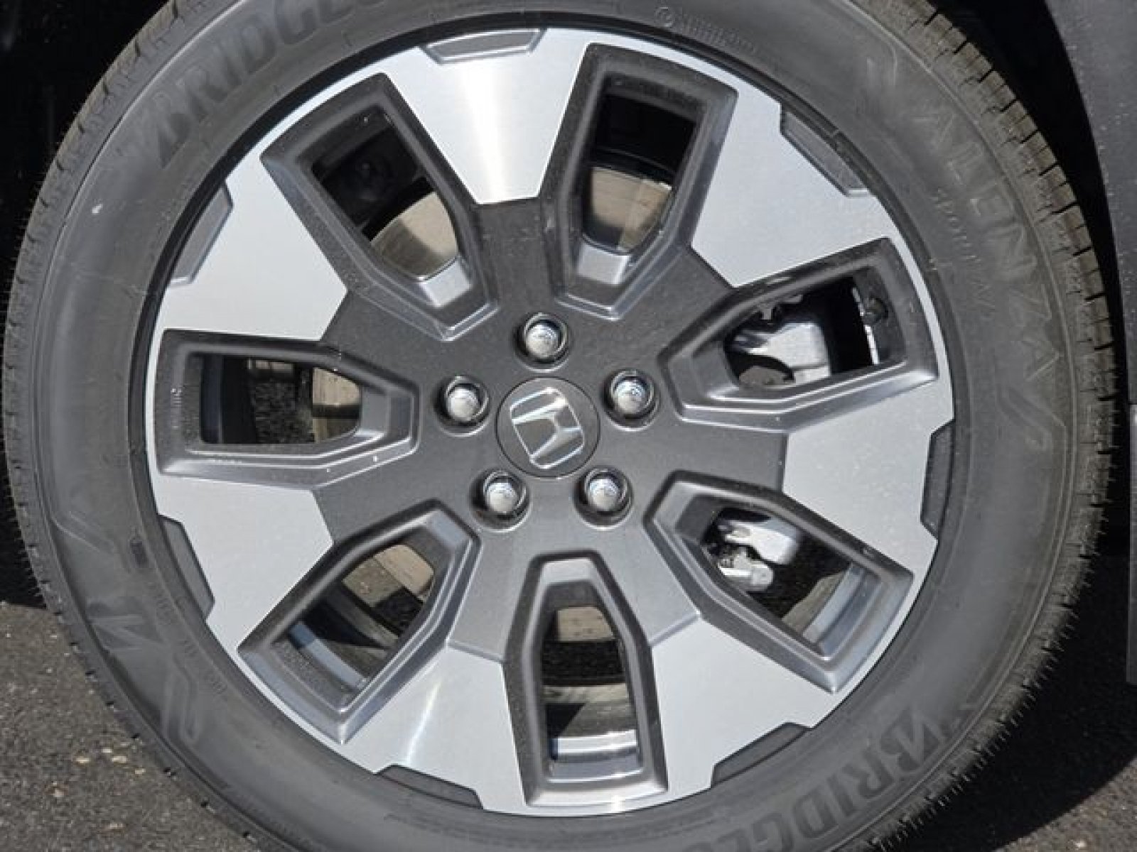 New 2026 Honda Pilot Touring image 4