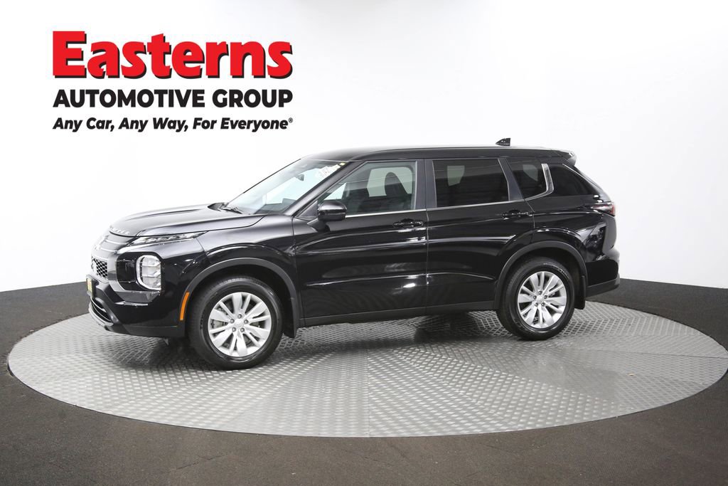 Used 2025 Mitsubishi Outlander ES image 58