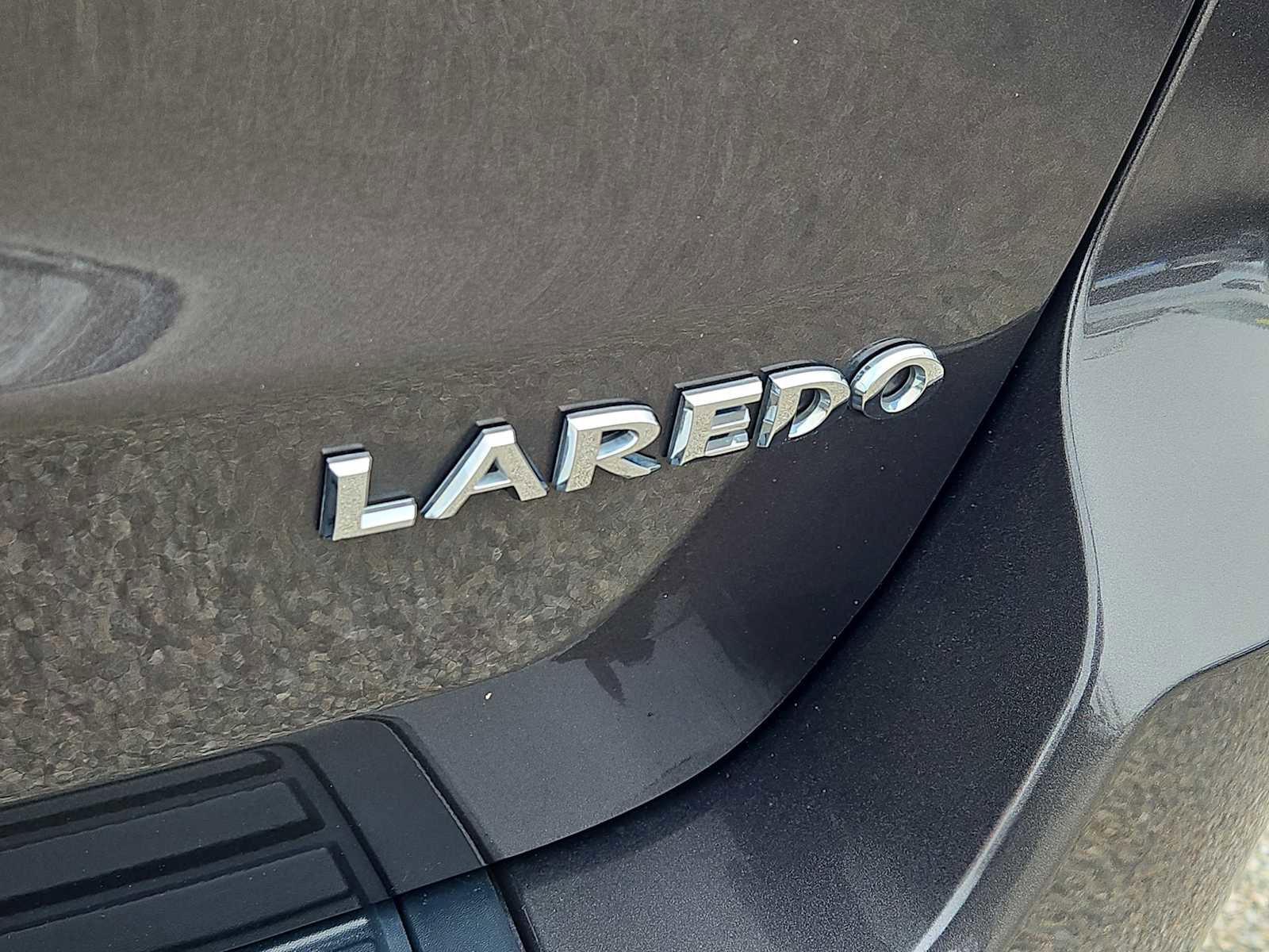 Used 2020 Jeep Grand Cherokee Laredo AWD/4WD image 13