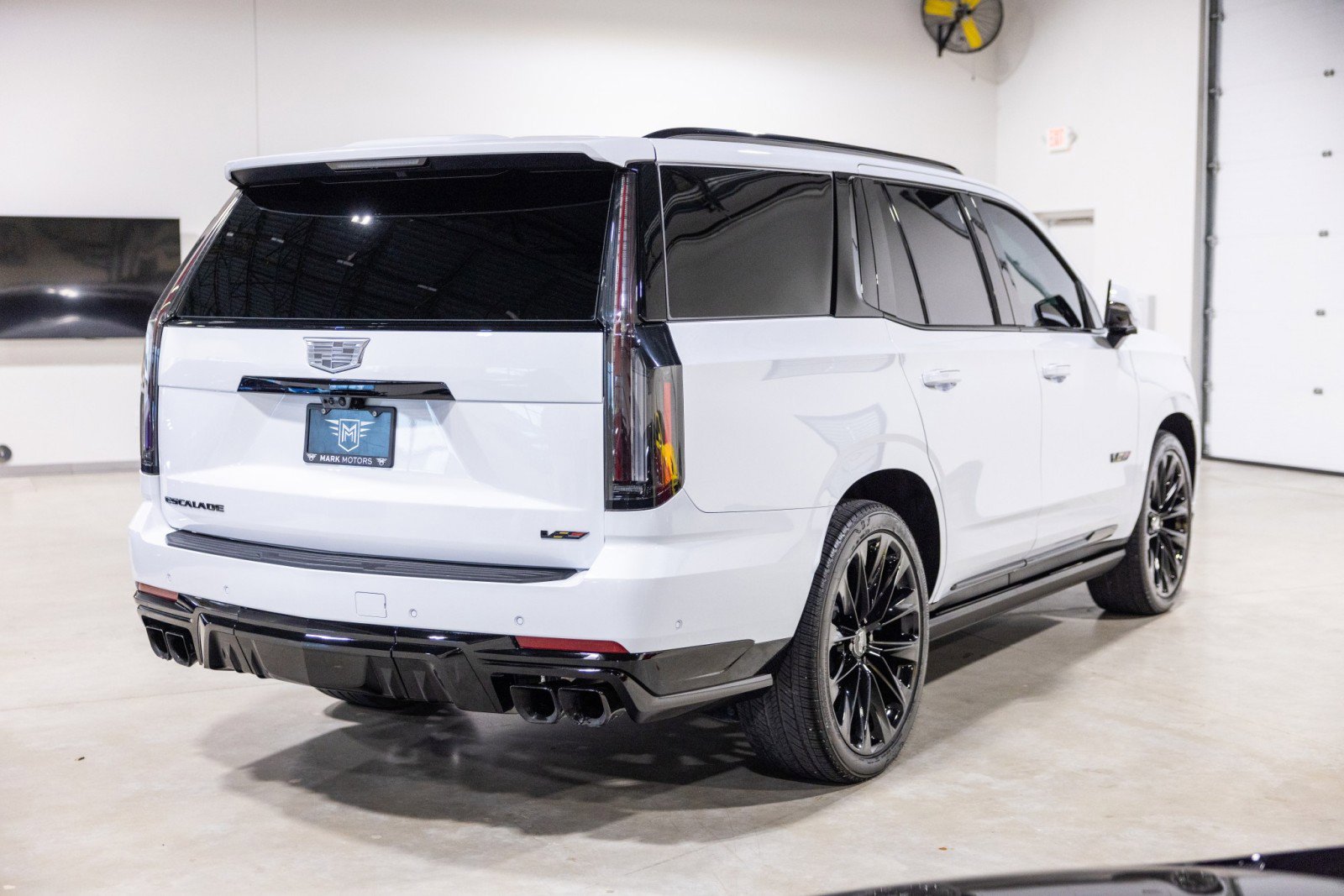 Used 2026 Cadillac Escalade V w/ LPO, ONYX Package AWD/4WD image 9