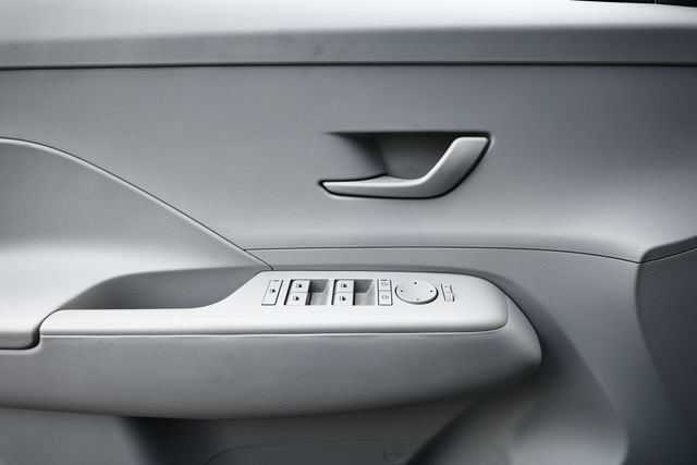 Used 2024 Hyundai Kona SE AWD/4WD image 14