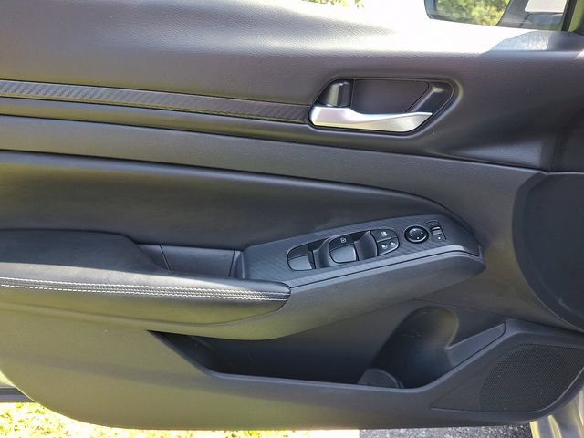 Used 2024 Nissan Altima 2.5 SV w/ SV Premium Package FWD image 12