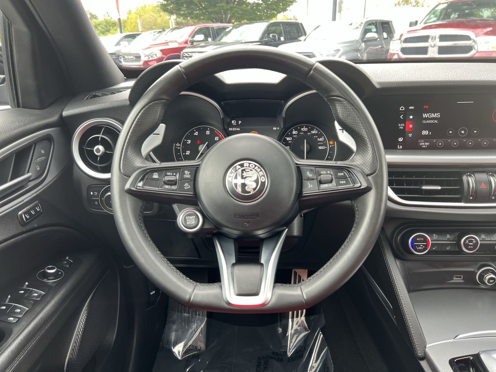 Used 2023 Alfa Romeo Stelvio Veloce AWD/4WD image 16