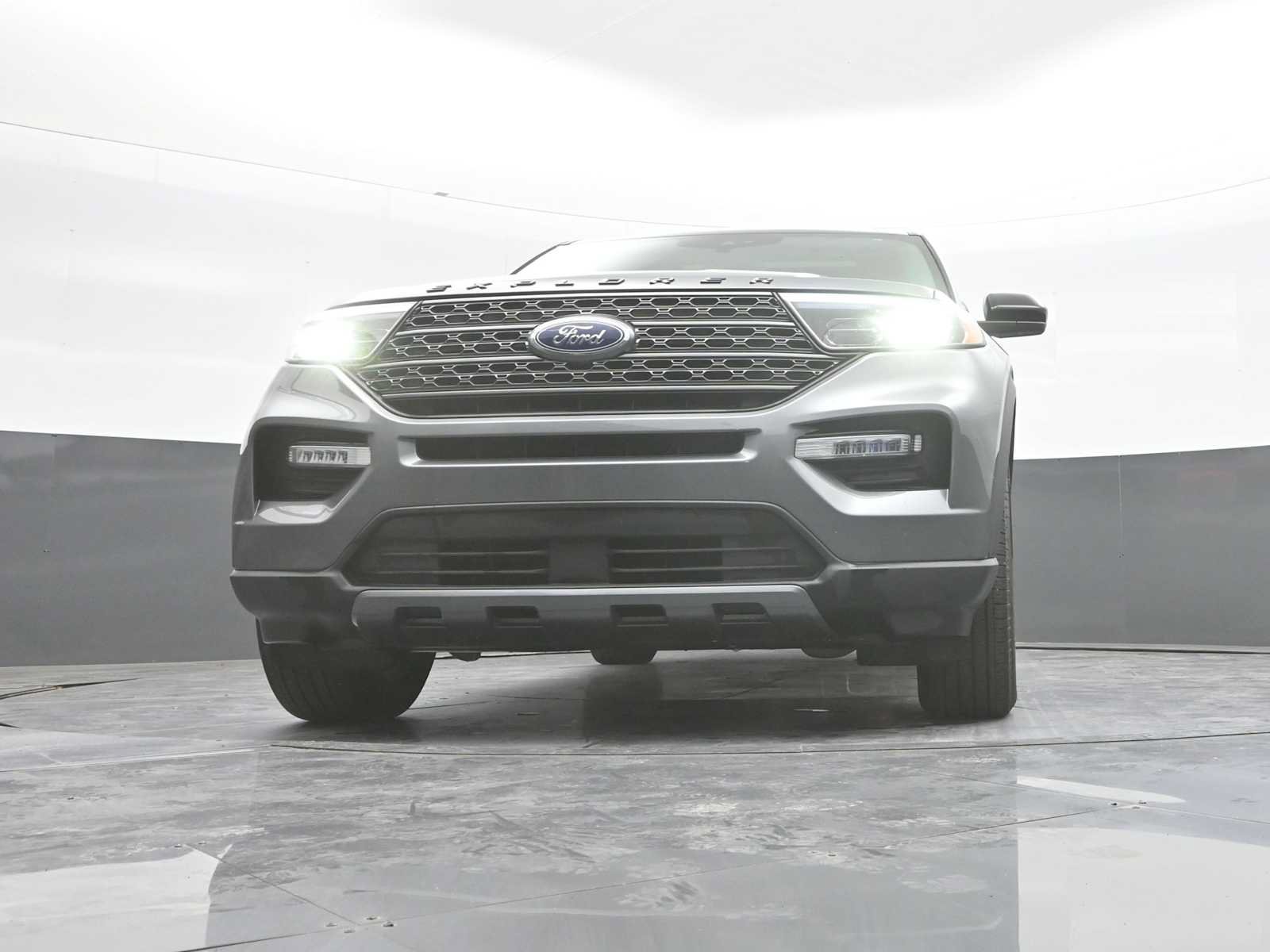 Used 2024 Ford Explorer XLT w/ Equipment Group 202A AWD/4WD image 45