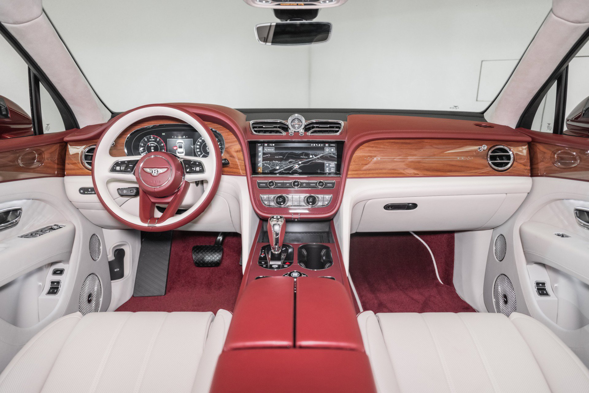 New 2025 Bentley Bentayga image 30