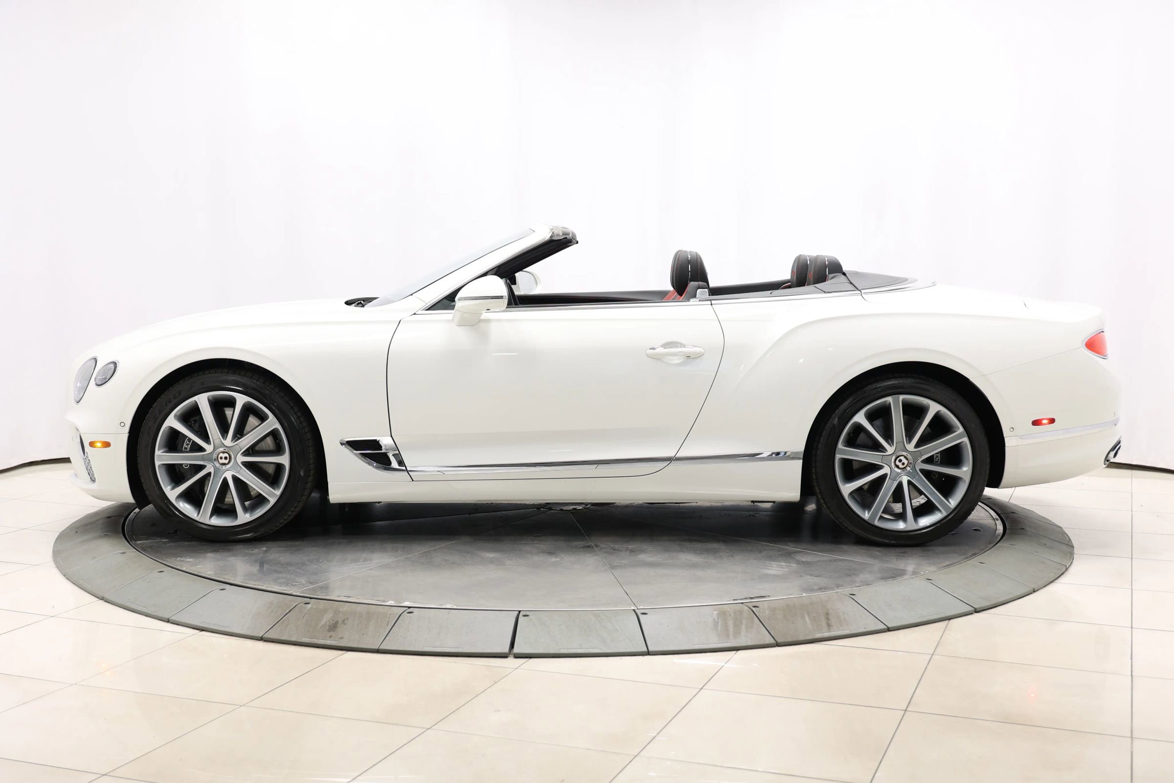 Used 2020 Bentley Continental GT V8 image 11