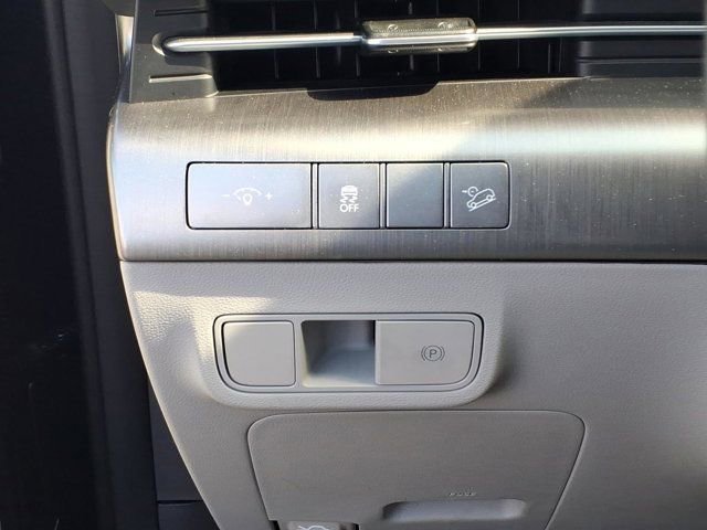 Used 2025 Hyundai Kona SEL FWD image 18