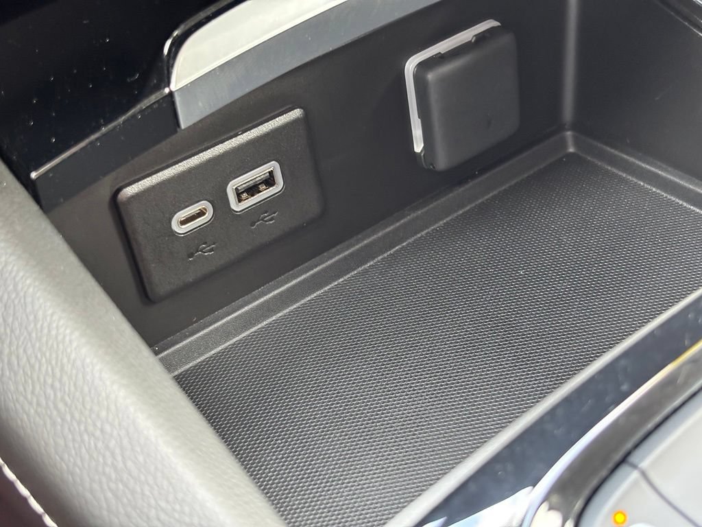 Used 2023 Buick Envision Essence FWD image 29