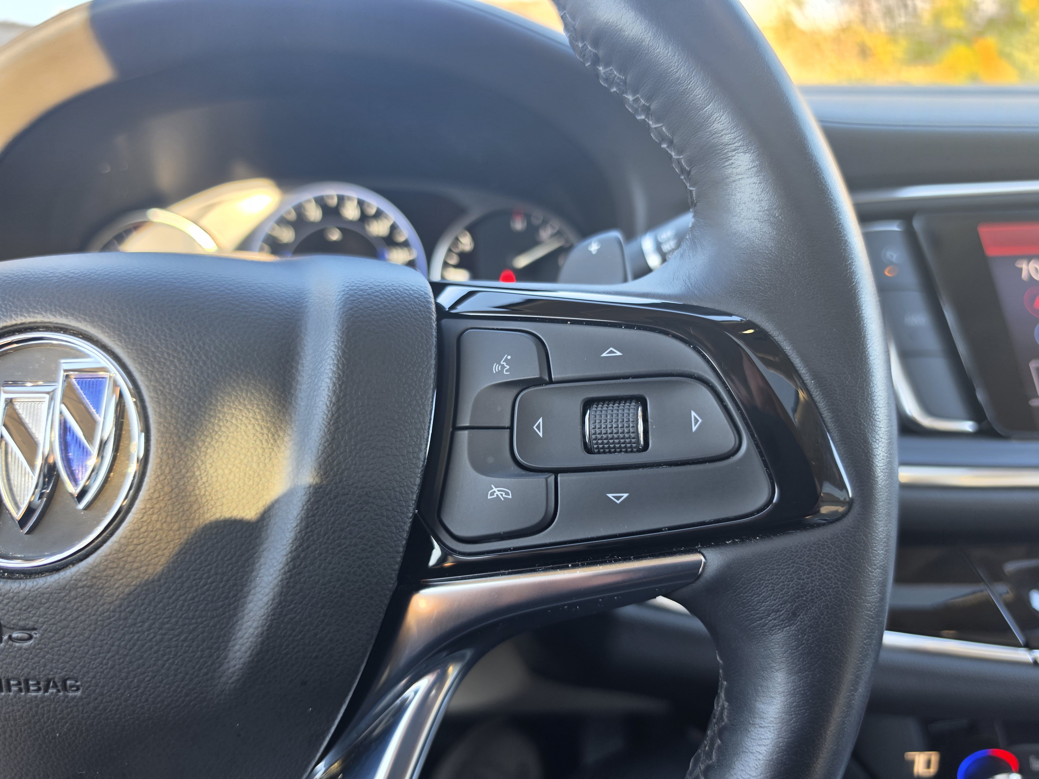 Used 2024 Buick Enclave Avenir AWD/4WD image 22
