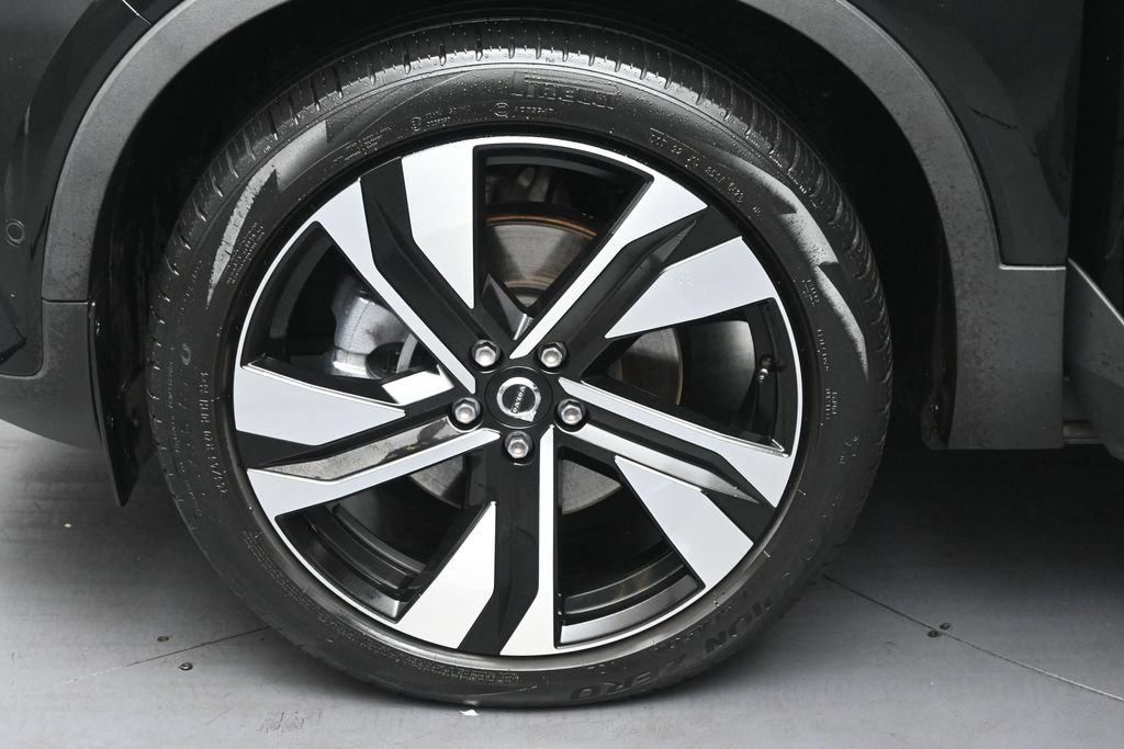Used 2023 Volvo XC40 B5 Ultimate w/ Climate Package AWD/4WD image 35
