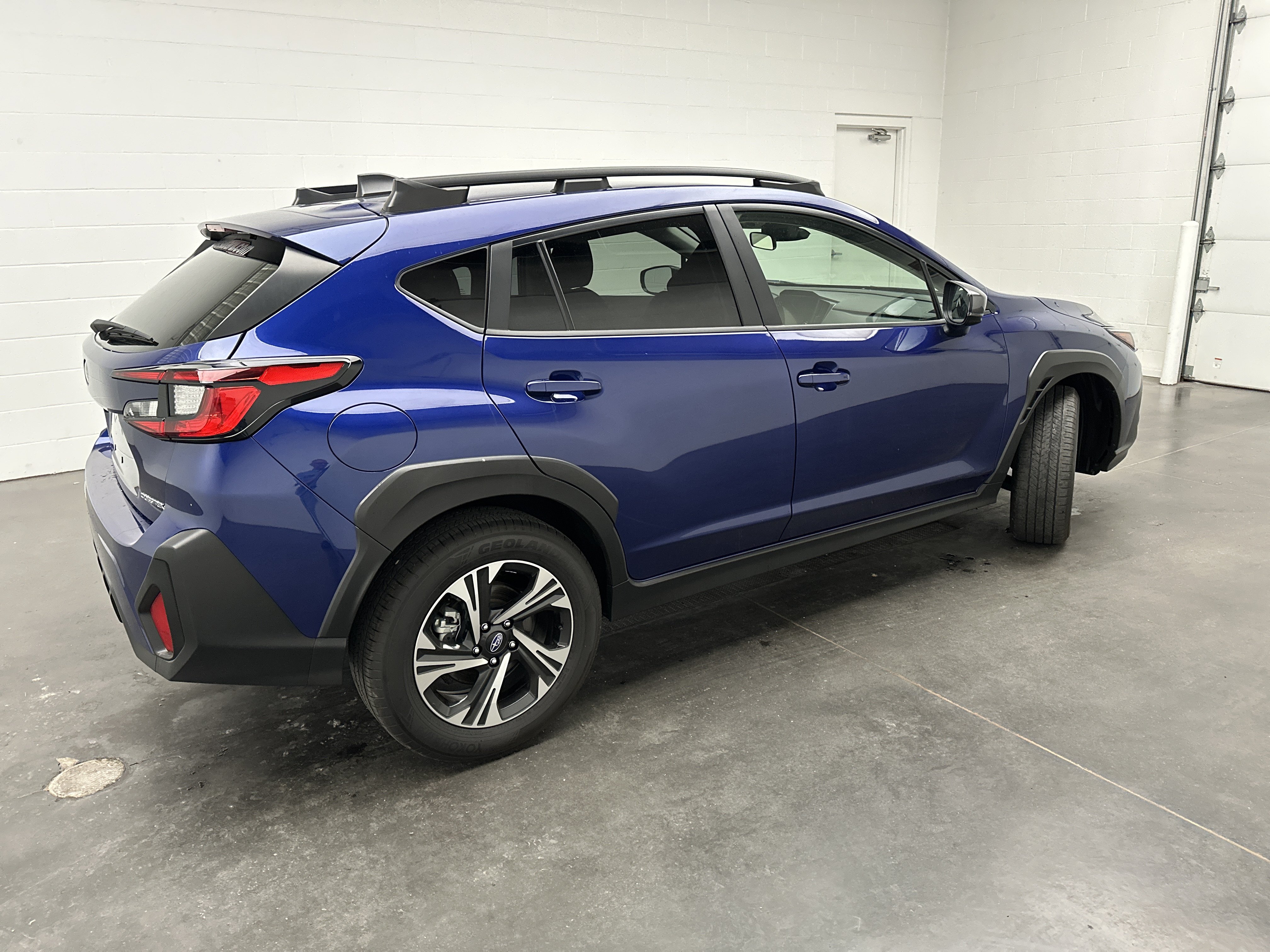 Used 2025 Subaru Crosstrek 2.5i Premium AWD/4WD image 8