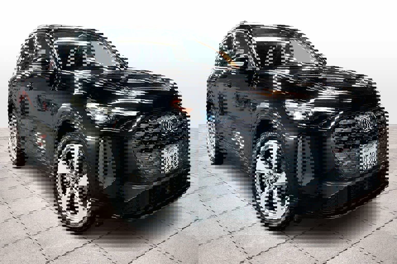 Certified 2025 Audi Q5 Prestige image 2