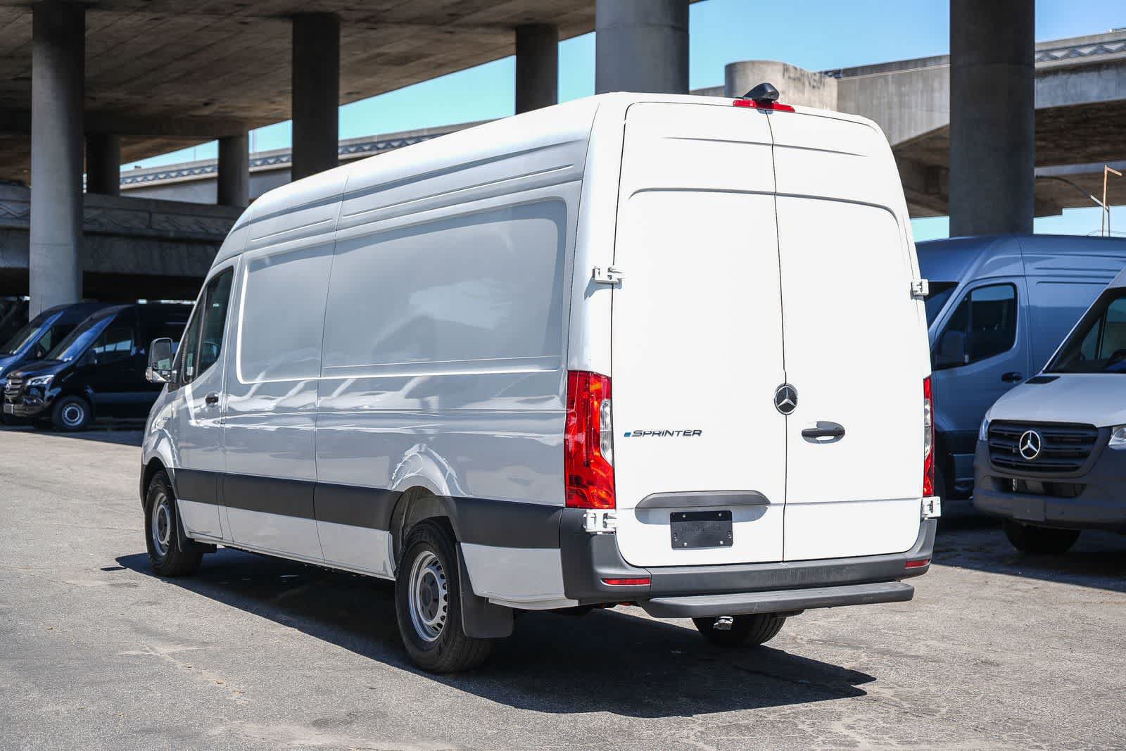 New 2025 Mercedes-Benz eSprinter 170 Cargo image 9