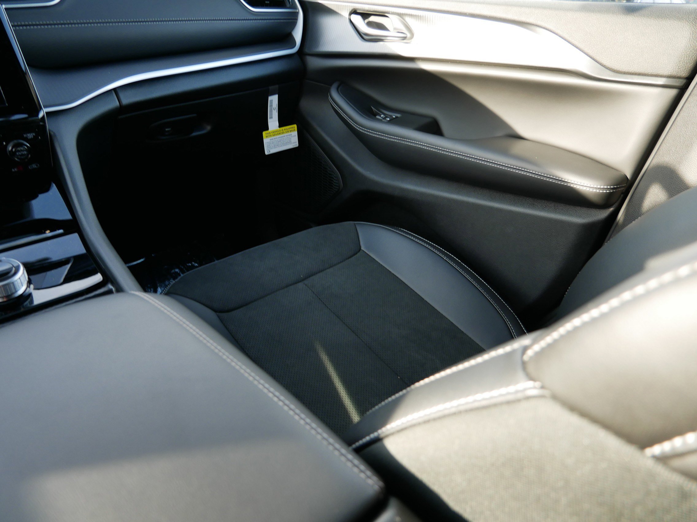 New 2025 Jeep Grand Cherokee L Altitude image 11