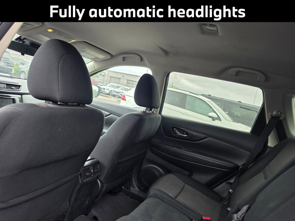 Used 2019 Nissan Rogue SV w/ Premium Package AWD/4WD image 10