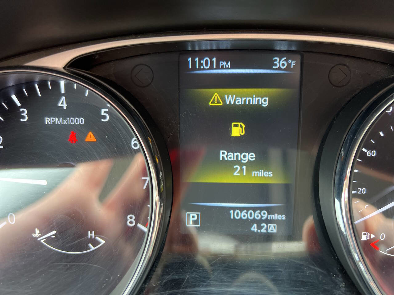 Used 2016 Nissan Rogue SV image 22