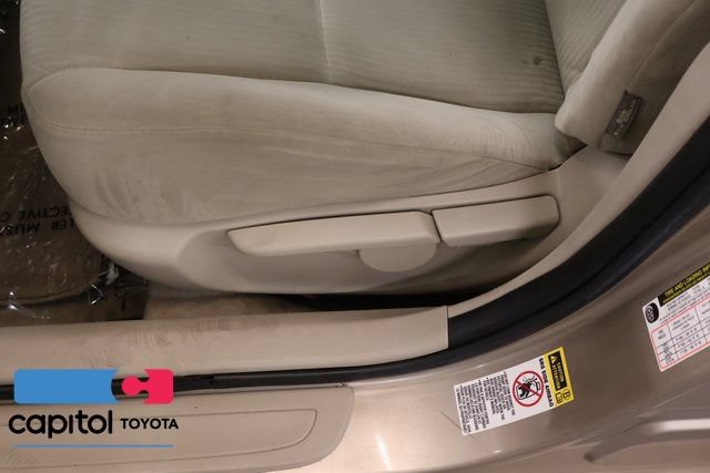 Used 2010 Toyota Corolla LE FWD image 12