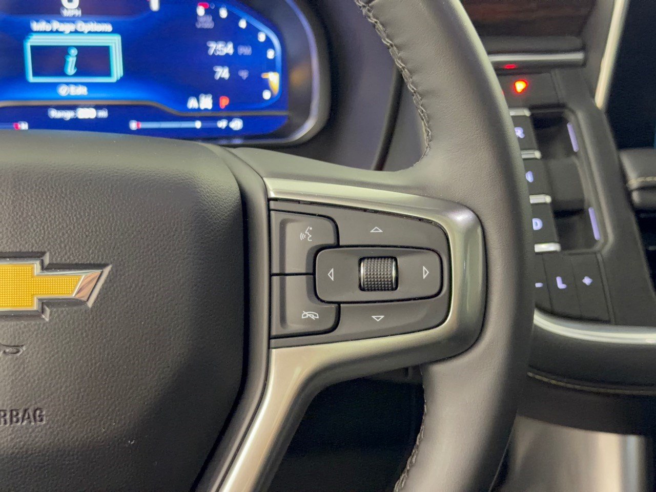 Used 2023 Chevrolet Tahoe Premier AWD/4WD image 19