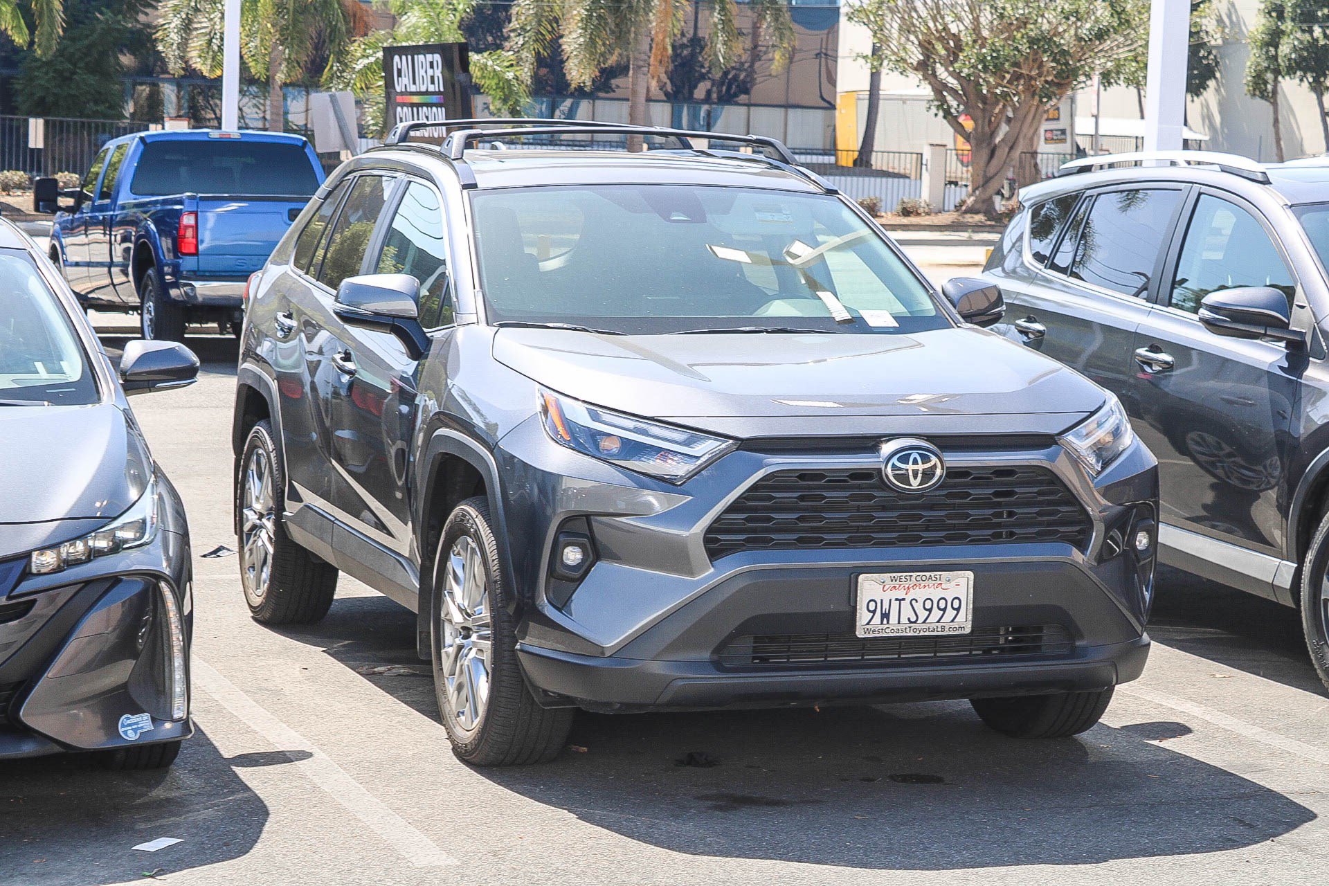 Used 2025 Toyota RAV4 XLE Premium AWD/4WD image 3