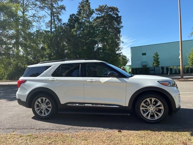 Used 2023 Ford Explorer XLT w/ Equipment Group 202A RWD image 2