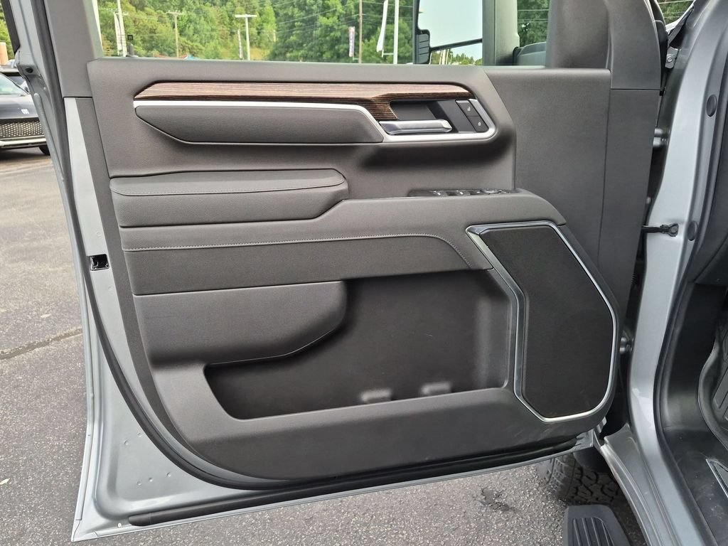 New 2026 GMC Sierra 2500 SLE w/ SLE Value Package; AWD/4WD image 20