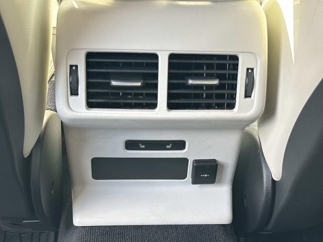 Used 2022 Land Rover Range Rover Velar R-Dynamic S image 15