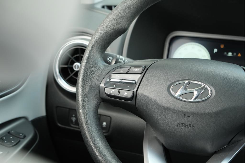 Used 2023 Hyundai Kona SE FWD image 21