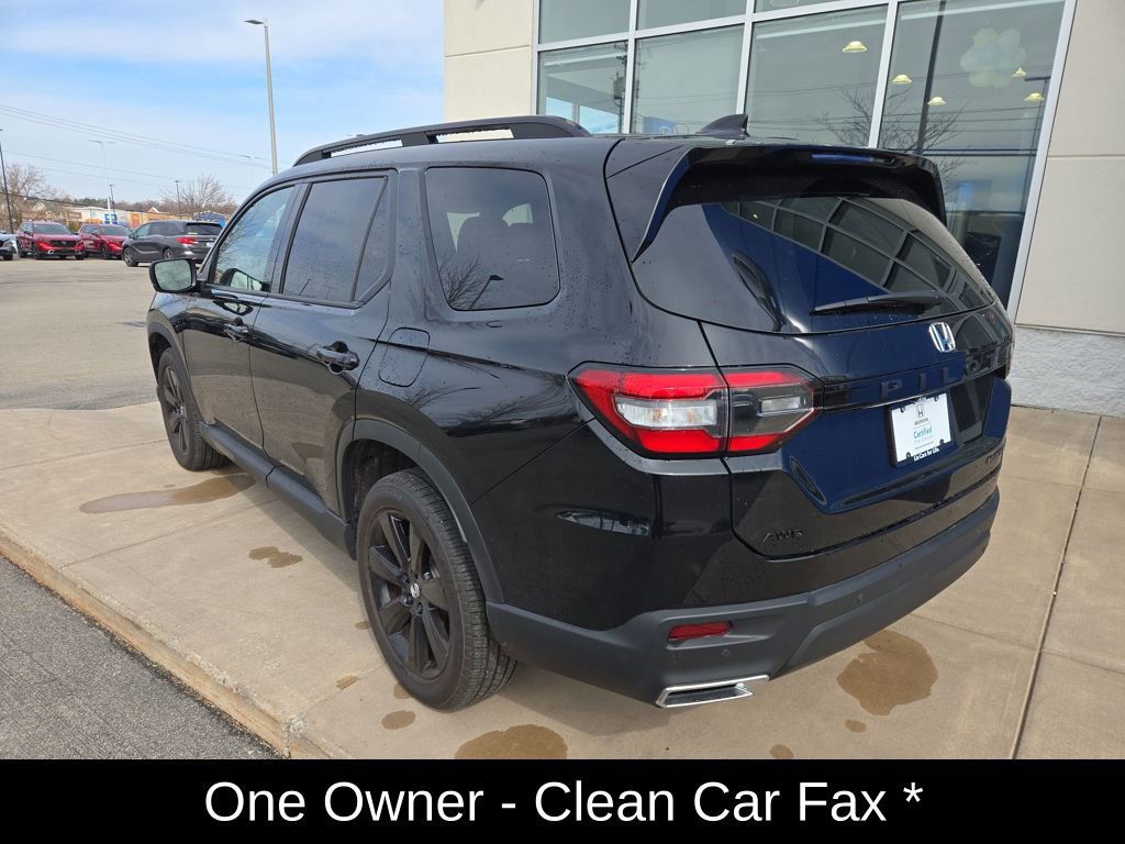 Certified 2025 Honda Pilot Black Edition image 5