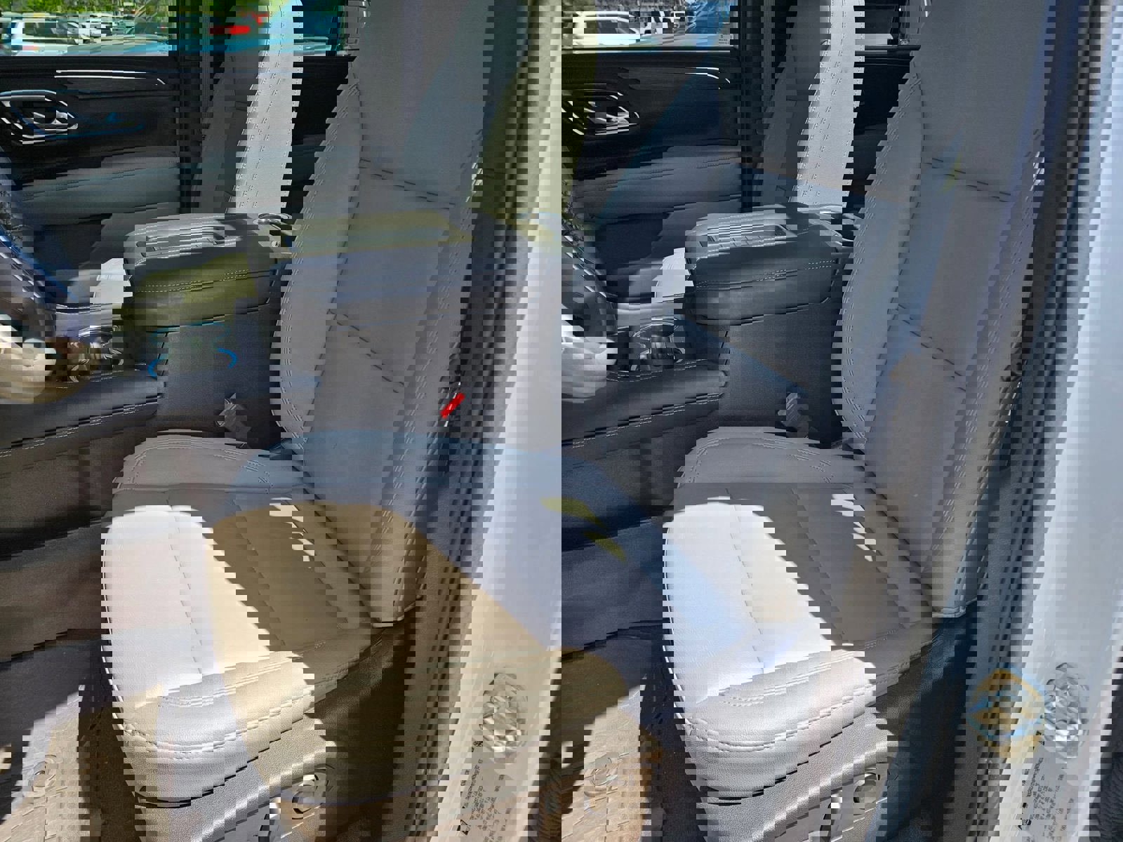 Used 2023 Chevrolet Tahoe Z71 w/ Luxury Package image 22