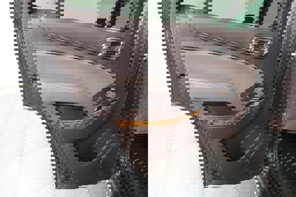 Used 2015 GMC Yukon Denali image 28