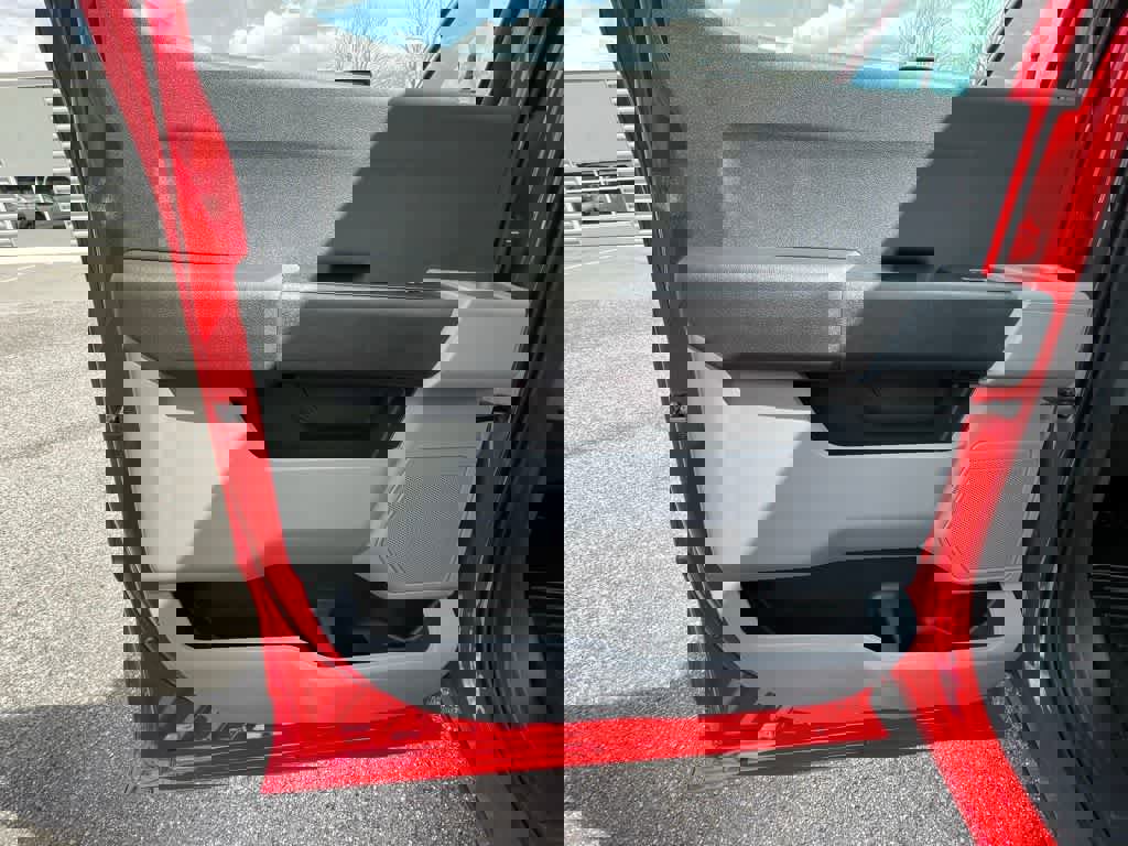 New 2025 Ford F250 XL w/ XL Chrome Package image 29
