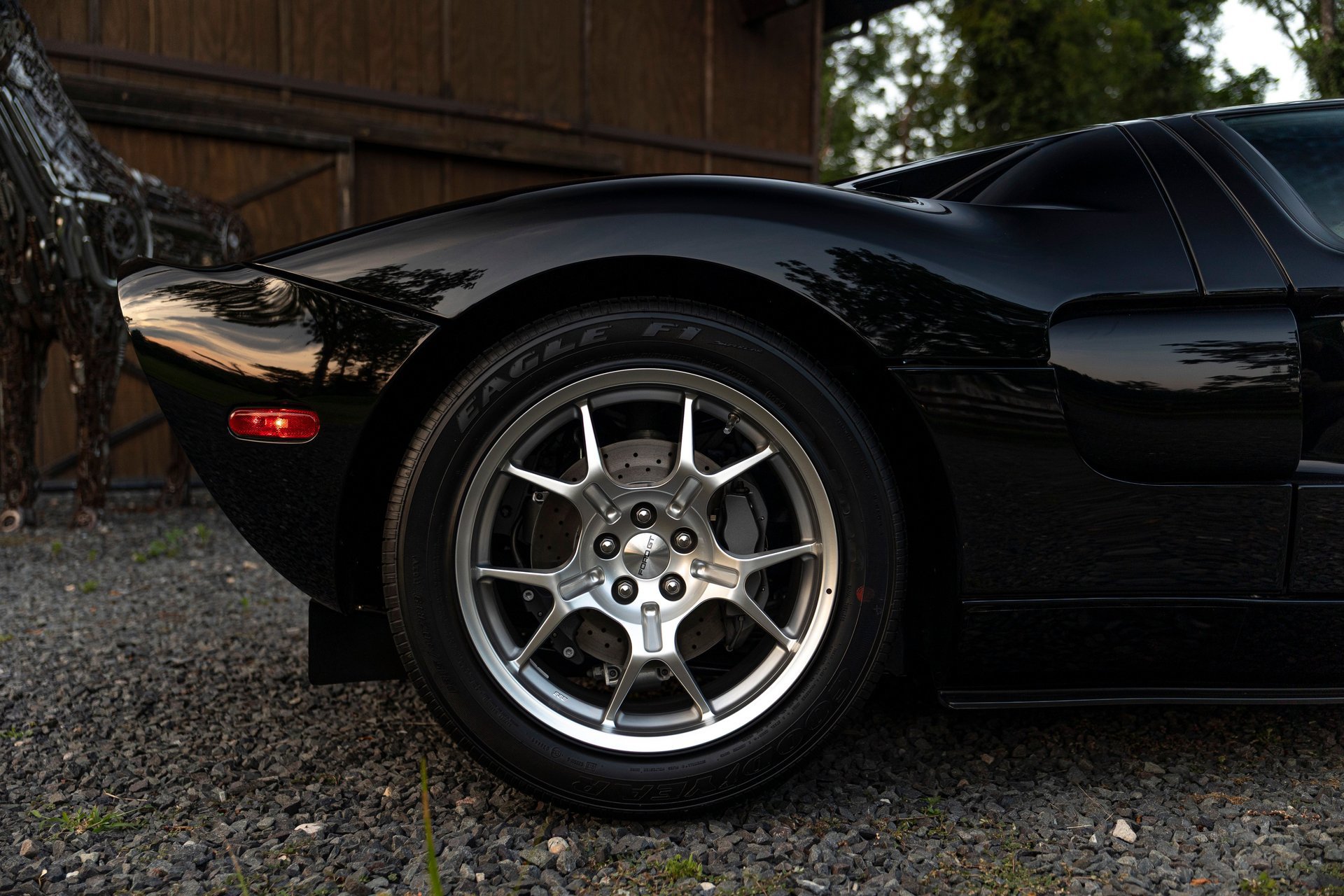 Used 2006 Ford GT RWD image 29