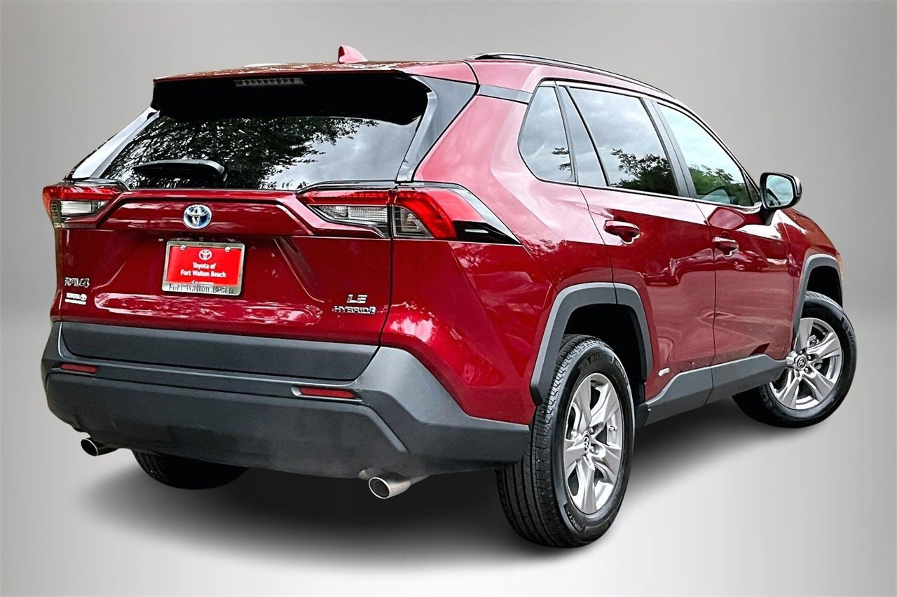 Used 2023 Toyota RAV4 LE image 5
