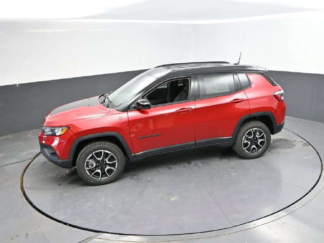 New 2026 Jeep Compass Trailhawk w/ Trailer Tow Group AWD/4WD image 35