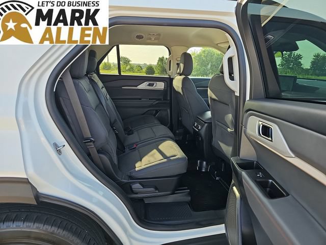 Used 2025 Ford Explorer Active AWD/4WD image 26