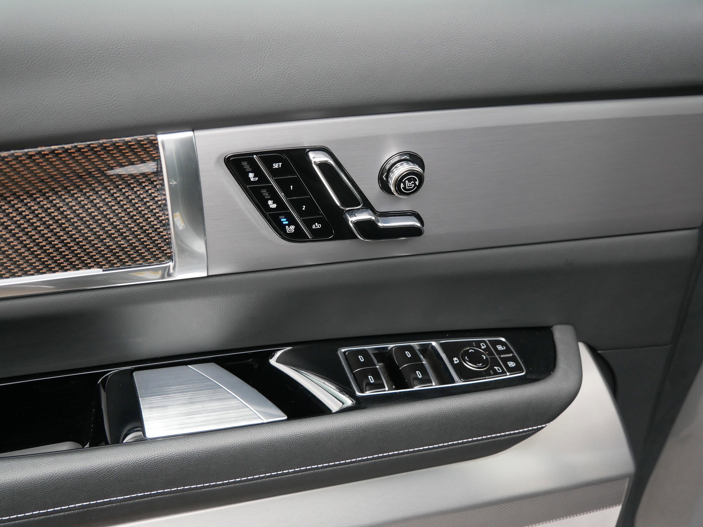 Certified 2026 Cadillac Vistiq Sport w/ LPO, Floor Liner Package AWD/4WD image 19