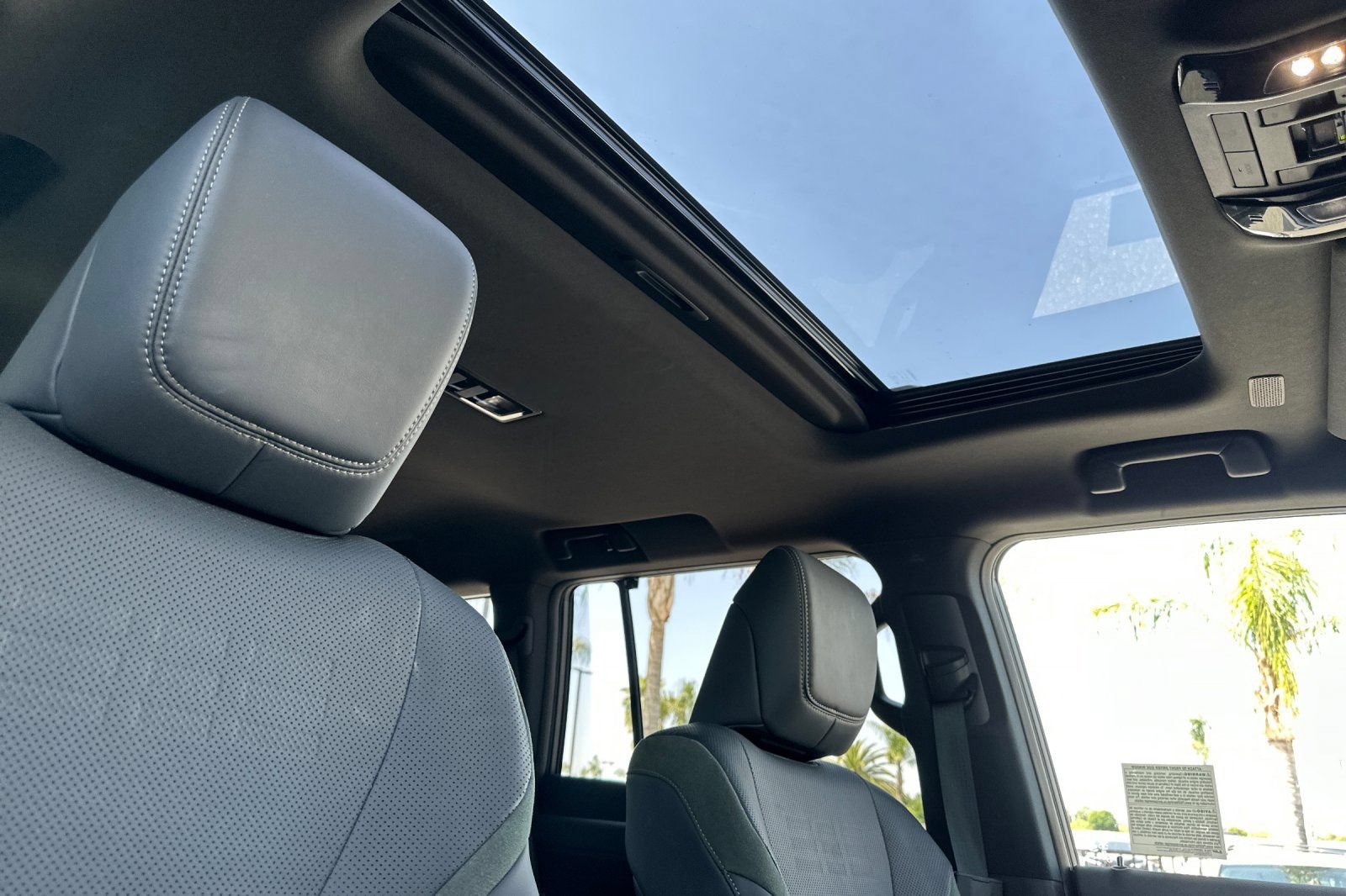 Used 2025 Lexus GX 550 AWD/4WD image 18