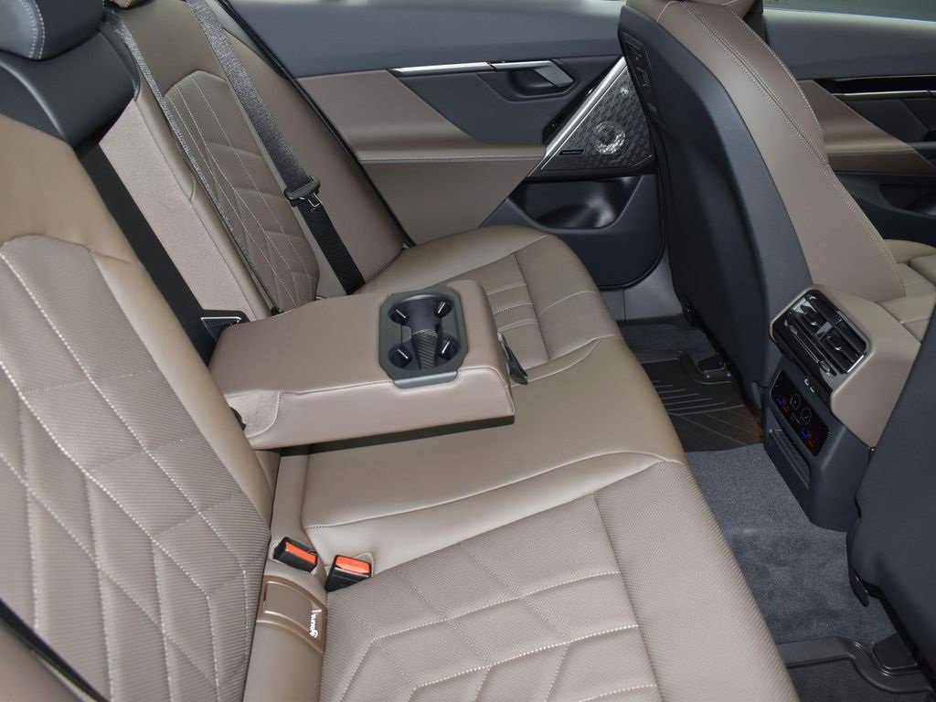 New 2026 BMW 530i w/ M Sport Package image 21