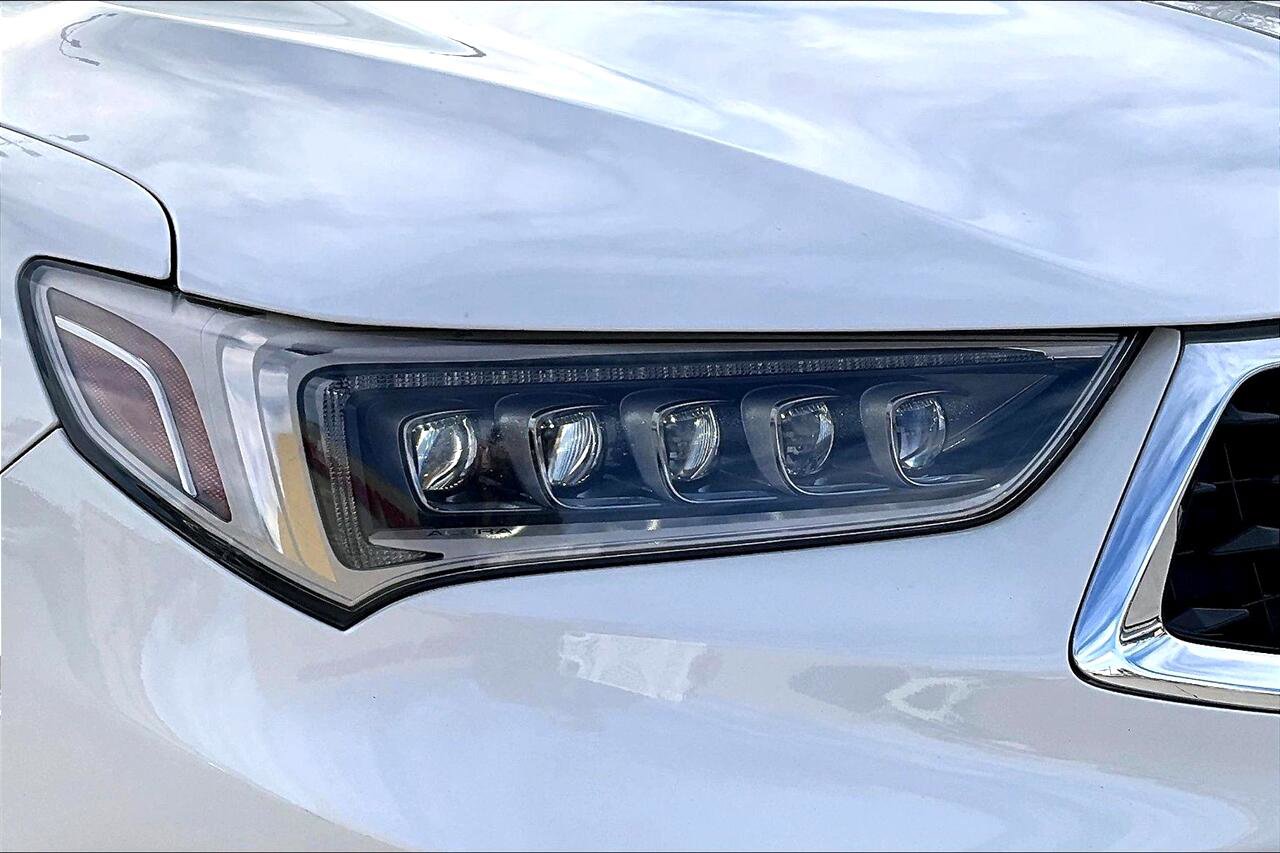 Used 2020 Acura TLX image 9