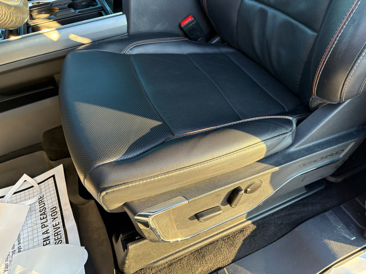 Used 2023 Ford F350 Lariat image 19