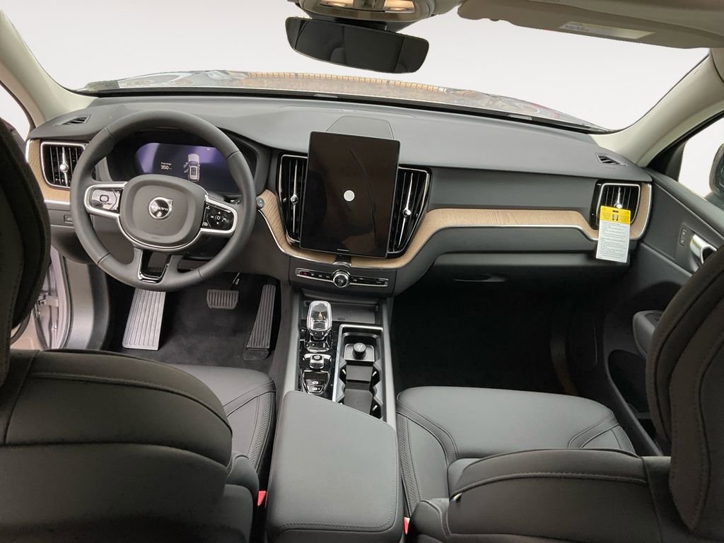 New 2026 Volvo XC60 B5 Plus w/ Climate Package image 10
