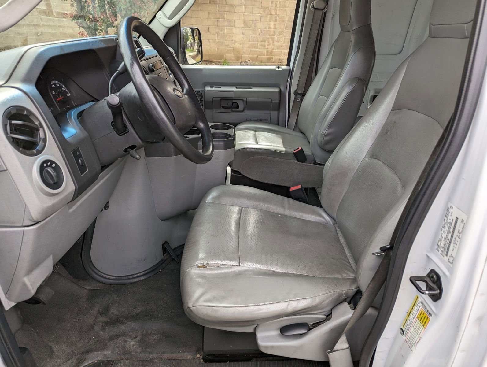 Used 2014 Ford E-150 and Econoline 150 w/ Power Group RWD image 9