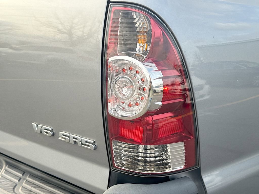 Used 2014 Toyota Tacoma 4x4 Double Cab w/ SR5 Package image 31