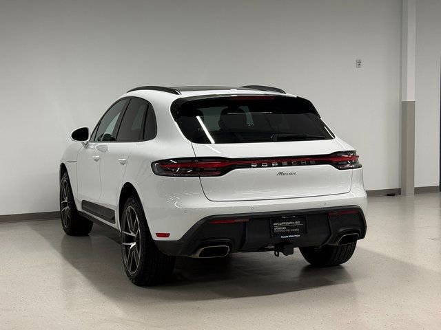 Certified 2026 Porsche Macan AWD/4WD image 3